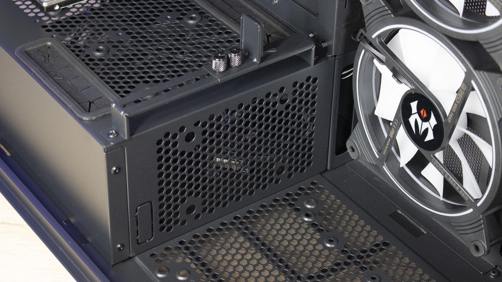 M RED Radian X DD côté cache alim 1