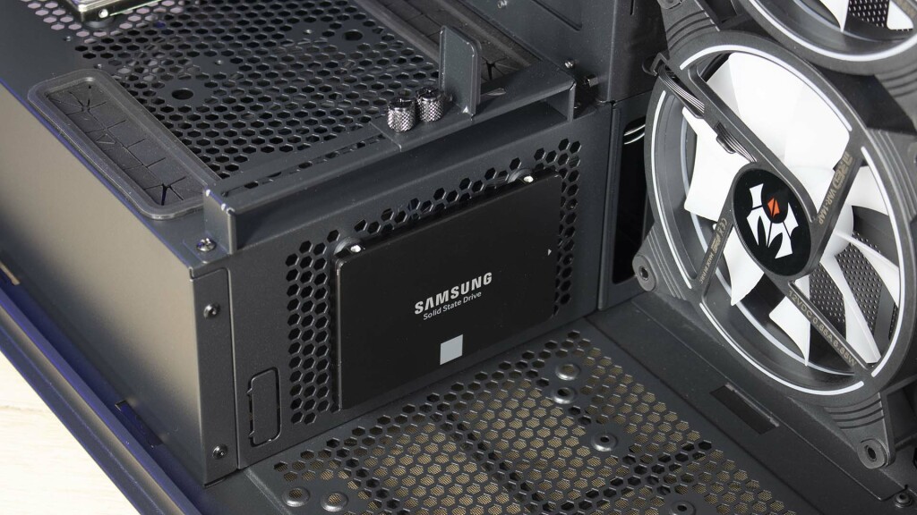 M RED Radian X DD côté cache alim 3