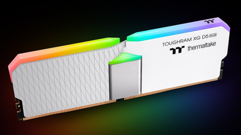La mémoire DDR5 TOUGHRAM XG RGB D5 de Thermaltake passe à 8000 MT/s 3 TOUGHRAM XG RGB D5 blanc