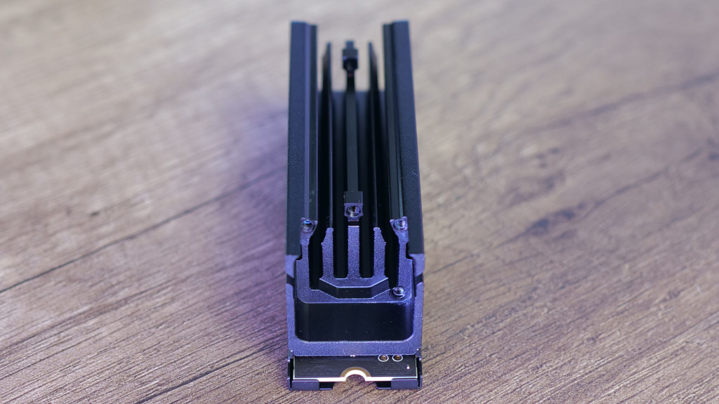 corsair mp700 pro air detail dissipateur 01