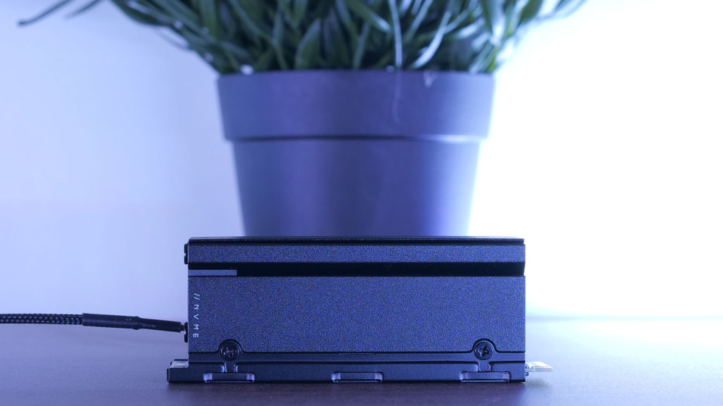 corsair mp700 pro side 1