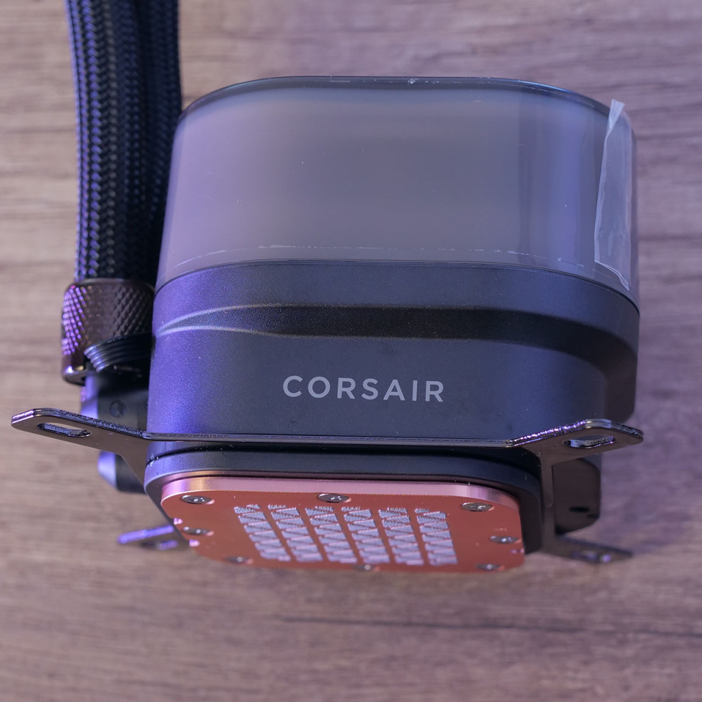 icue link h170i lcd pompe detail 01