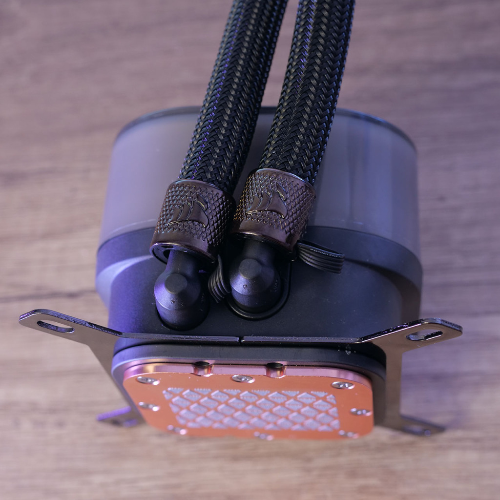 icue link h170i lcd pompe detail embouts