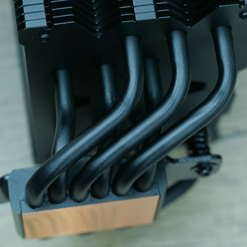 mred zephyr dark pro detail caducs