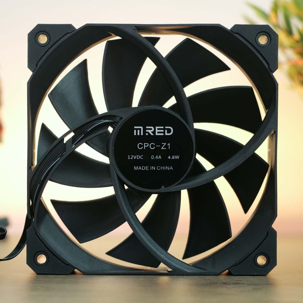 mred zephyr dark pro ventilateur dos