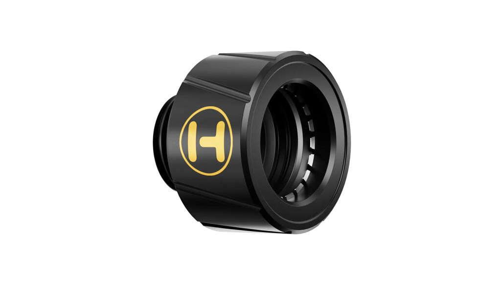 Une distroplate estampillée HYTE pour le boîtier Y60 5 HYTE raccords push connects