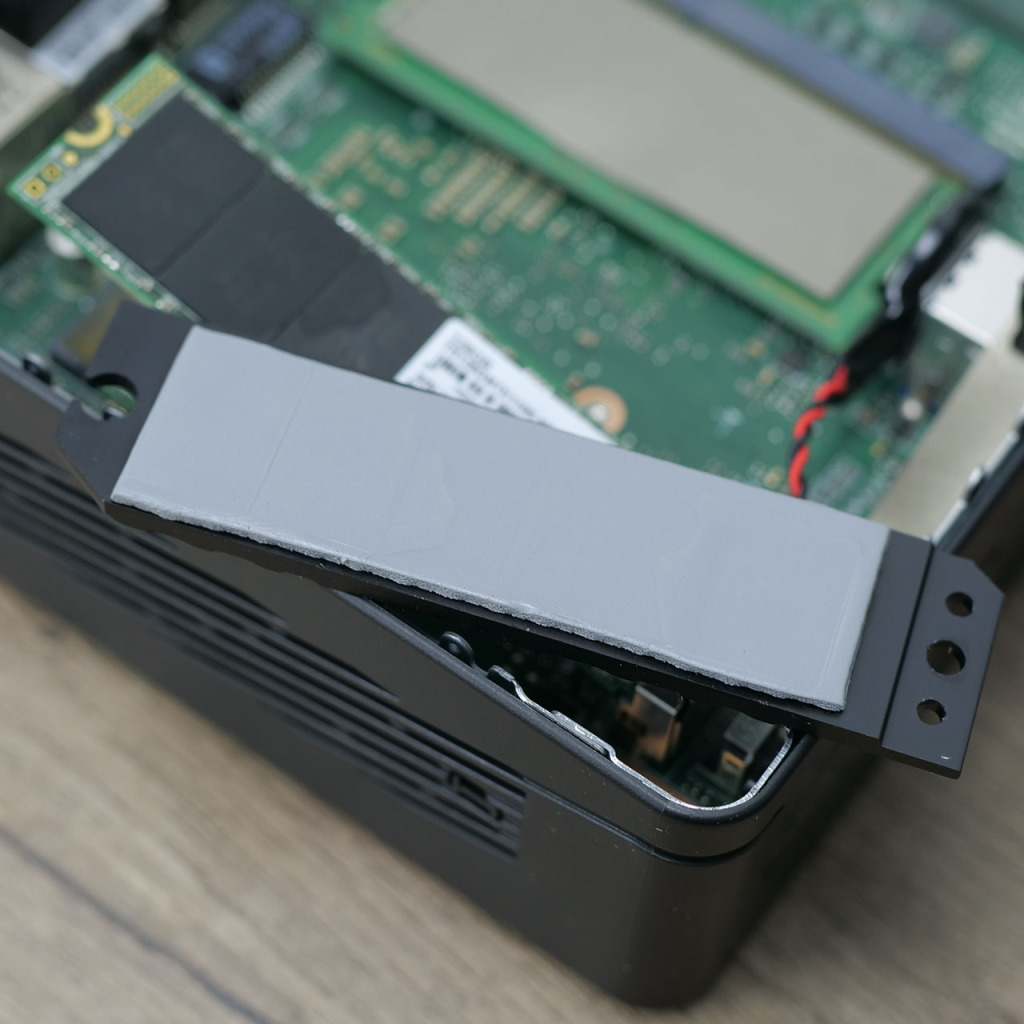 msi cubi n adl n100 interieur heatsink ssd m2