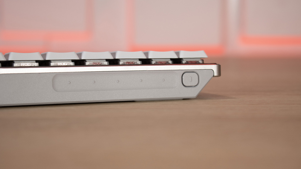 ASUS ROG Falchion RX Low Profil tactile