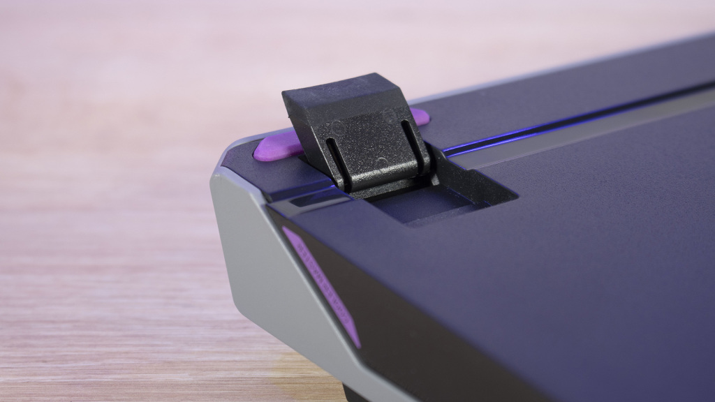 Cooler Master MK770 pieds position 3