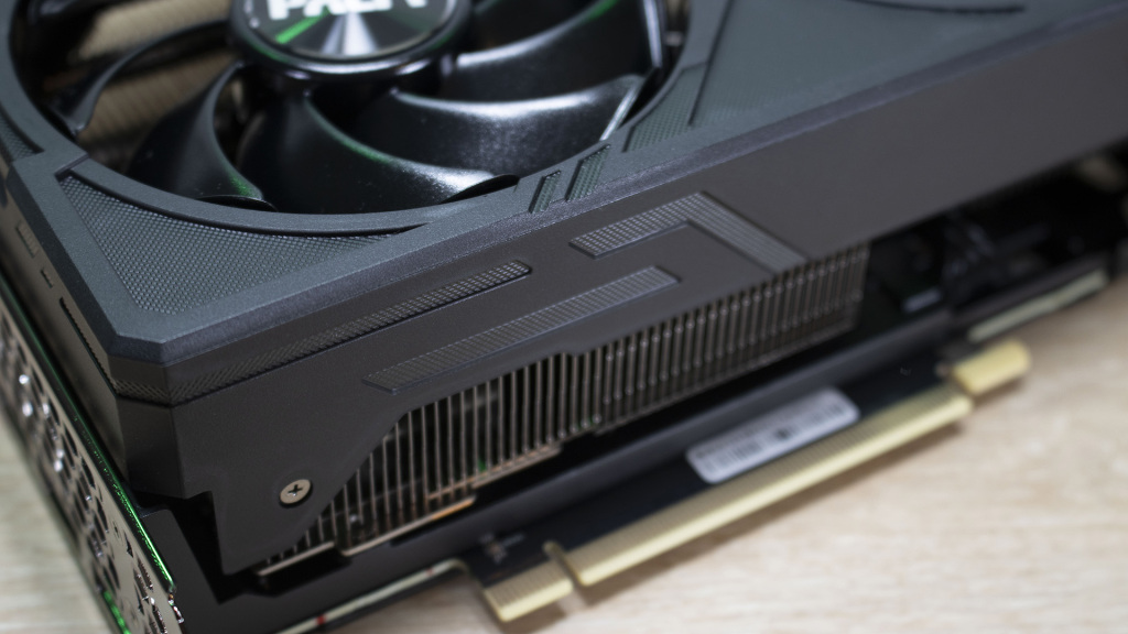 PALIT GeForce RTX 4070 Ti SUPER JetStream OC carenage 1