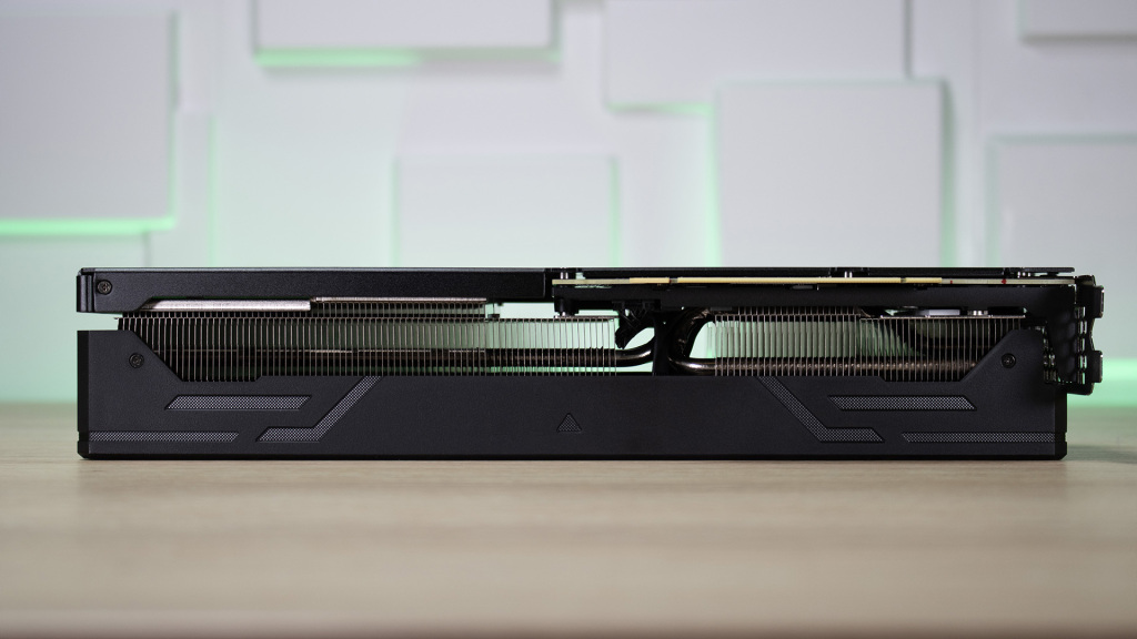 PALIT GeForce RTX 4070 Ti SUPER JetStream OC cote 2