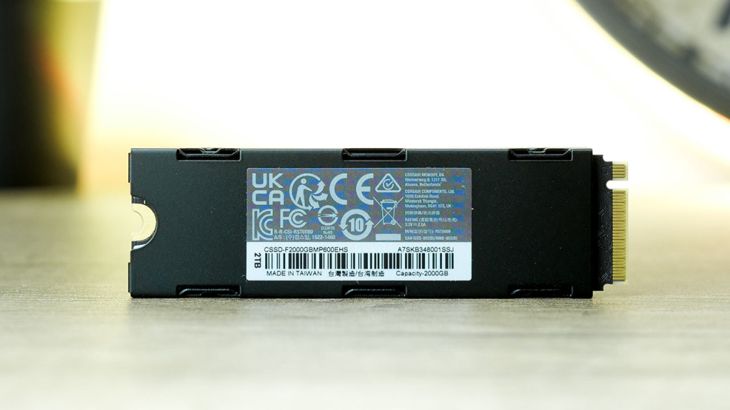 ssd pcie 5 0 corsair mp600 elite 2 to heatsink dessous etiquette specs
