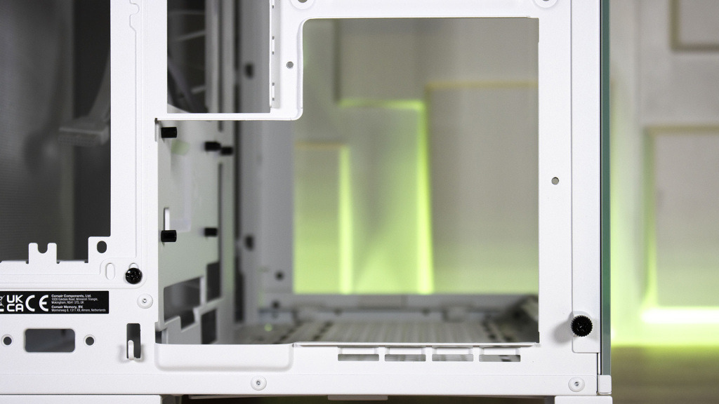 CORSAIR 2500X equerres 1