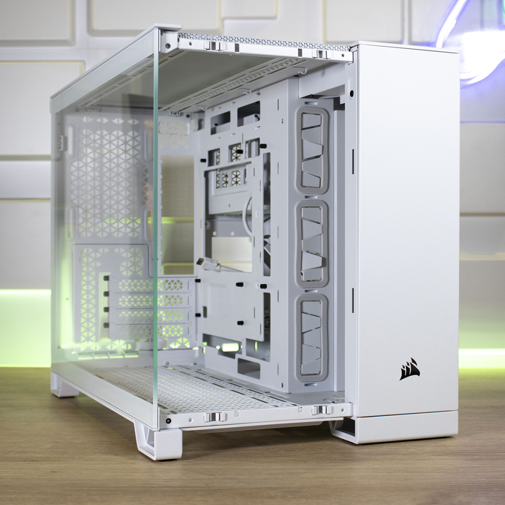 CORSAIR 2500X façade 2