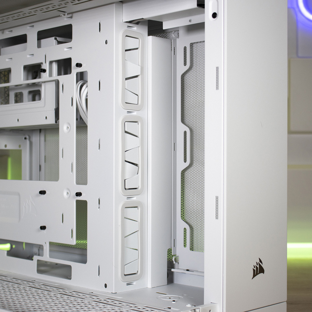 CORSAIR 2500X passe câbles