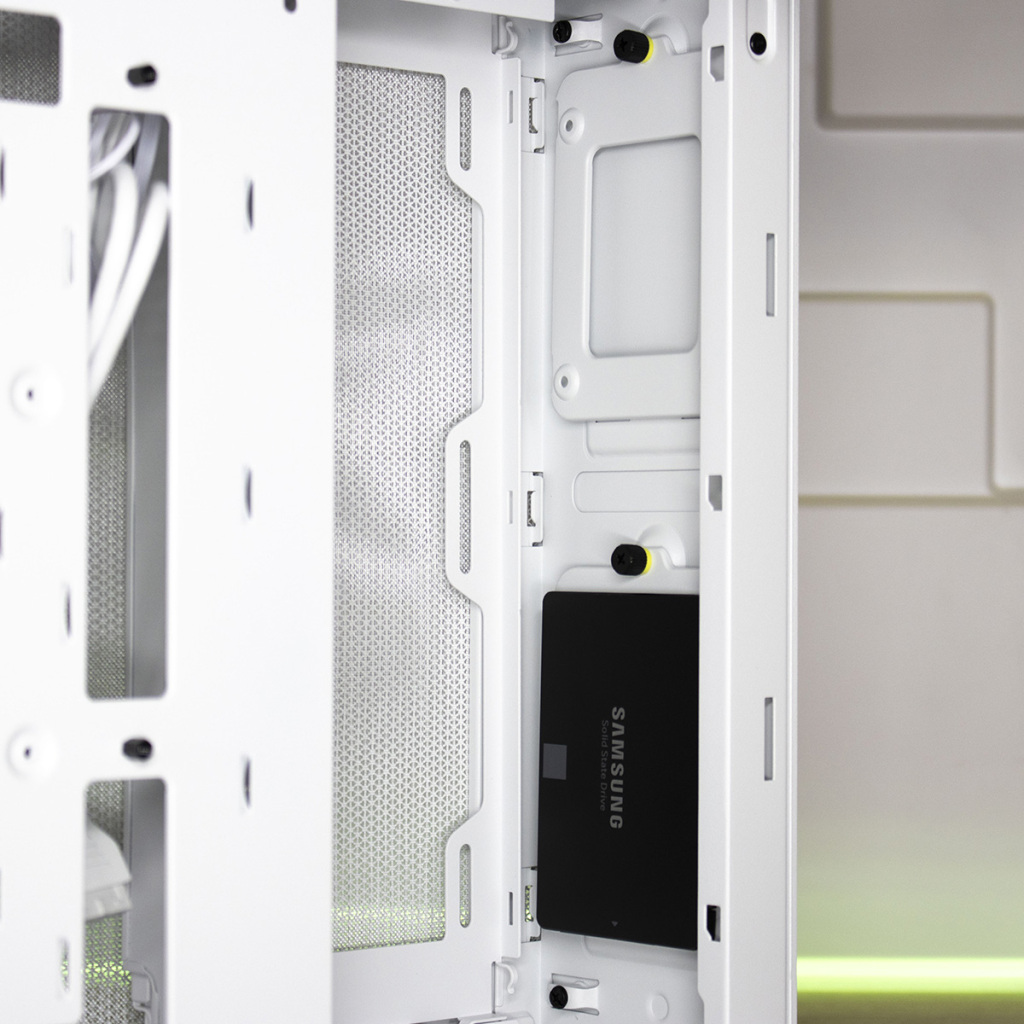 CORSAIR 2500X support SSD 3