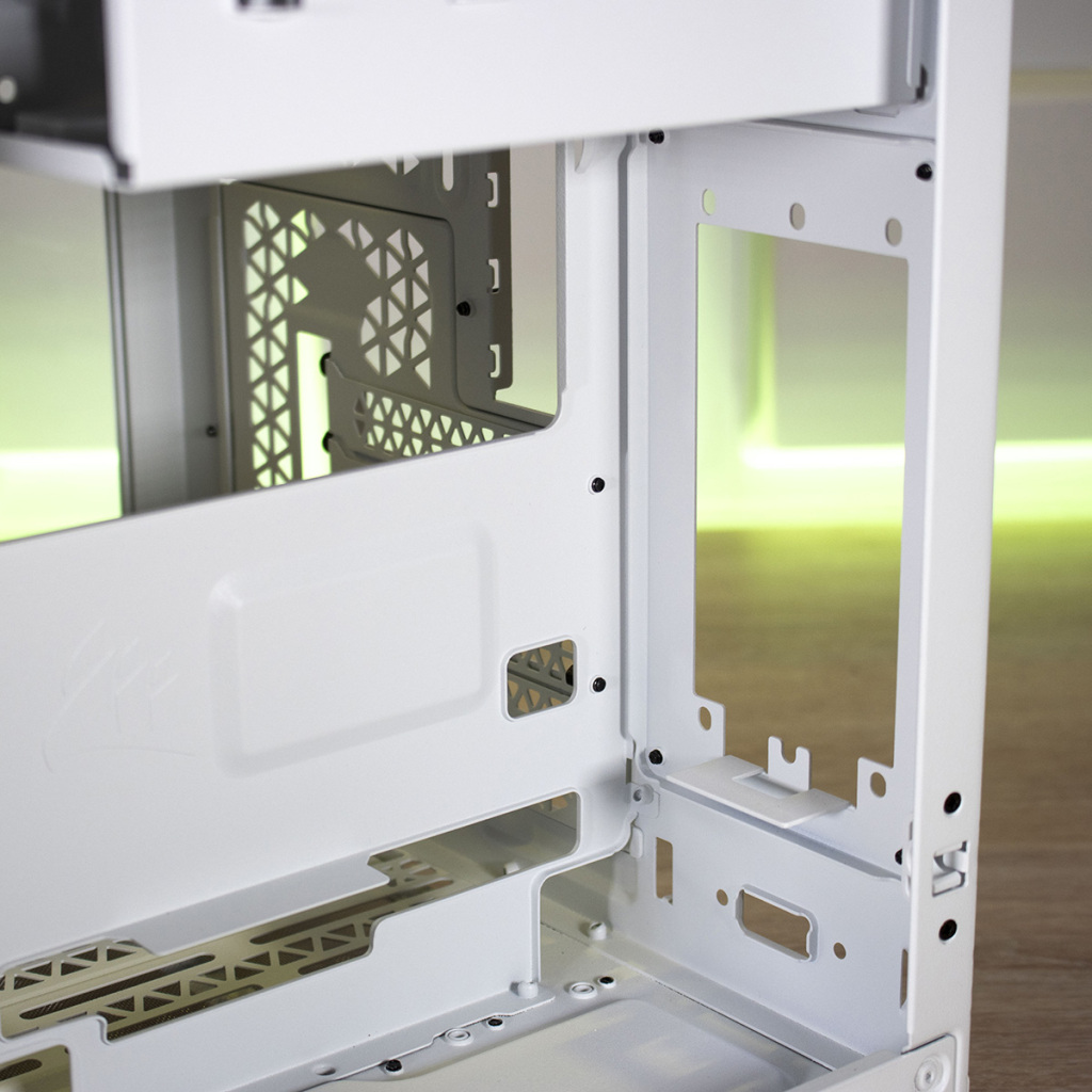 CORSAIR 2500X support alimentation