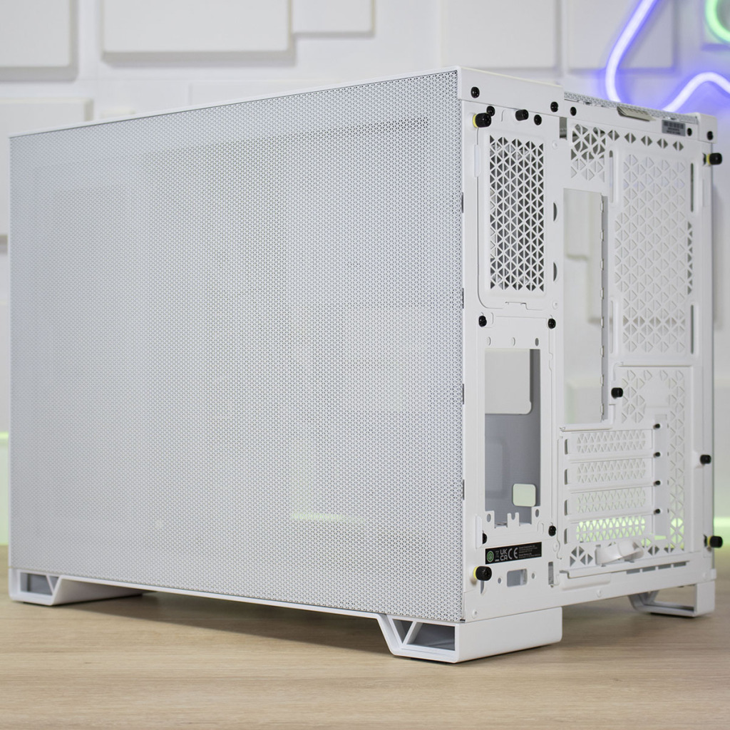 CORSAIR 2500X trois quarts arrière