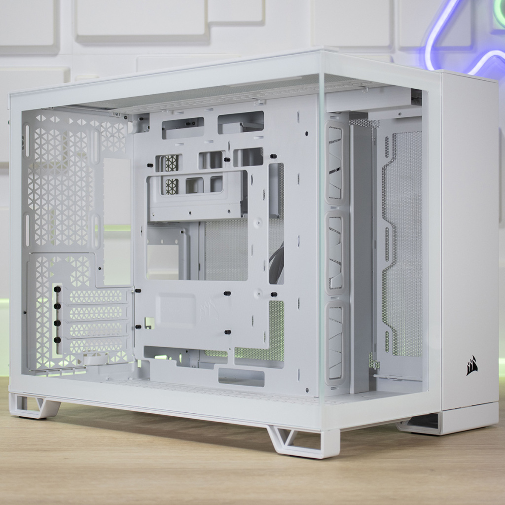 CORSAIR 2500X trois quarts face