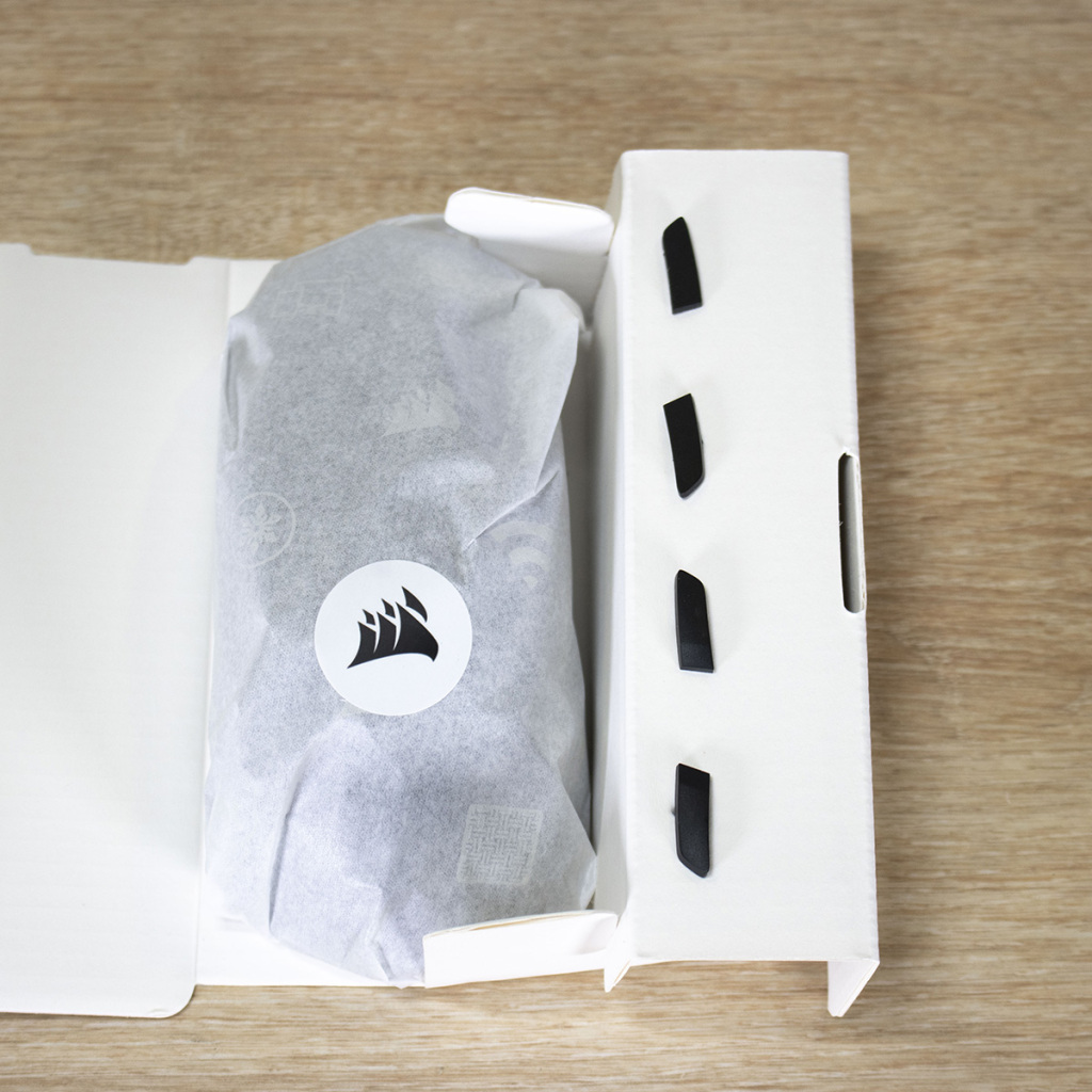 CORSAIR M75 enveloppe boutons