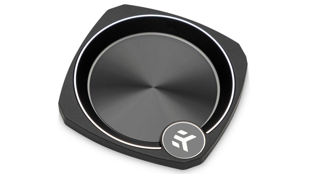 EK-Nucleus AIO – Black Eclypse : le capot d'AIO en alu, c'est beau et c'est costaud 2 EK Nucleus AIO Black Eclypse 1
