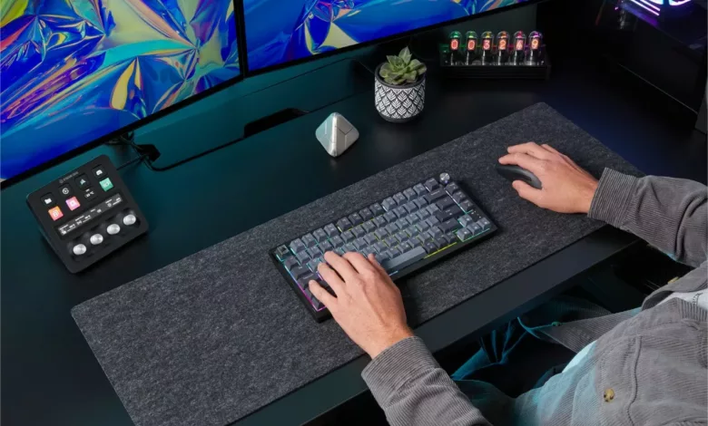 CORSAIR annonce le lancement du K65 PLUS WIRELESS, un nouveau clavier gamer compact 1 K65 Plus Wireless Cover