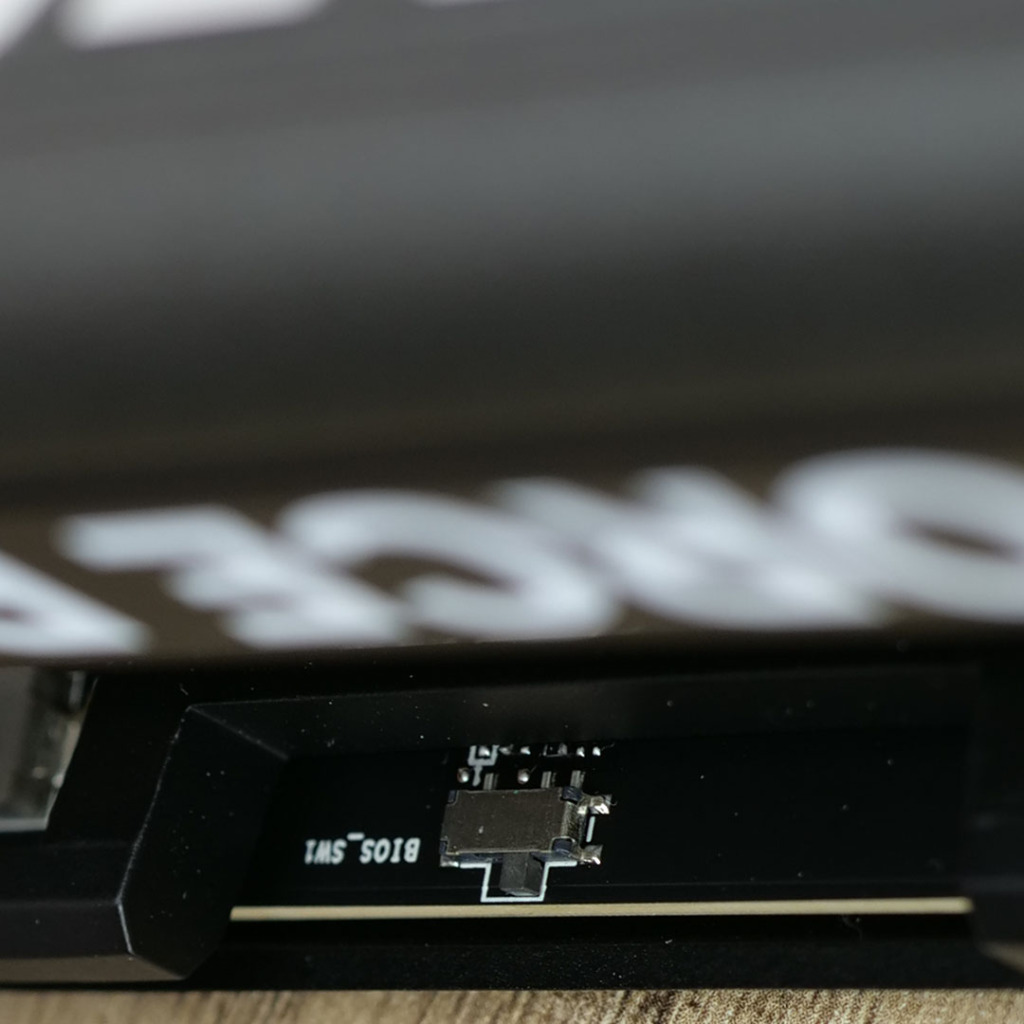 asus rog strix geforce rtx 4080 super oc bios switch