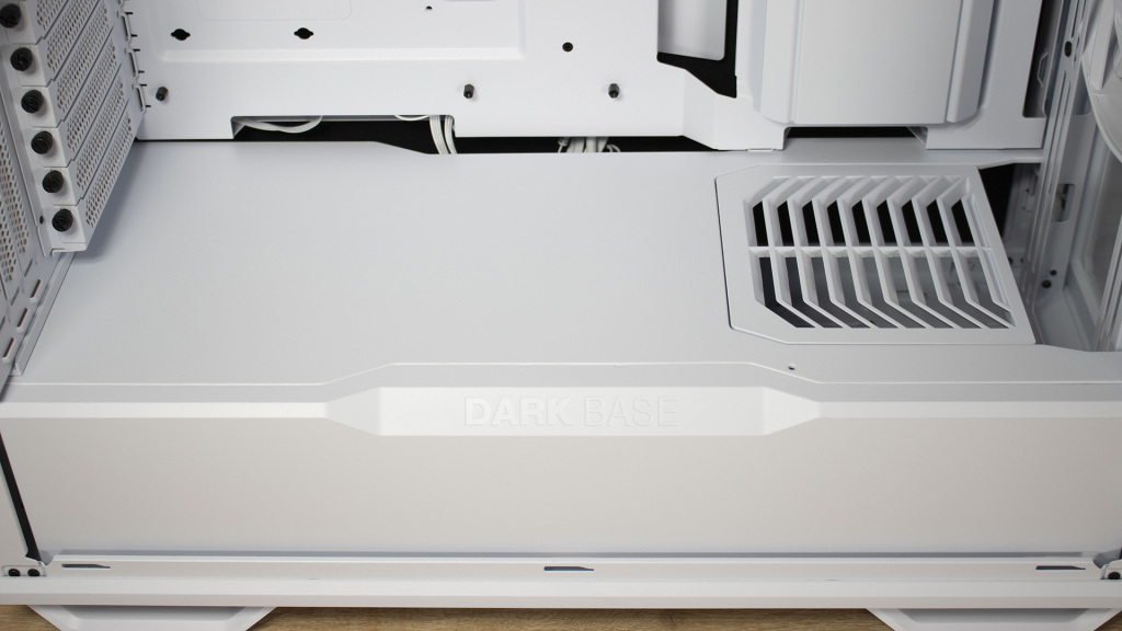 be quiet dark base 701 bas grille 2