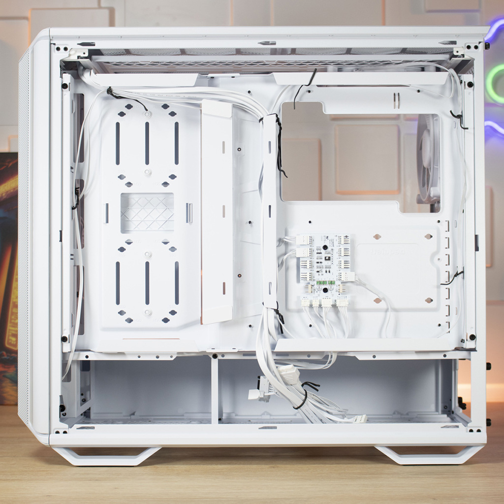 be quiet! dark base 701 espace interne droit