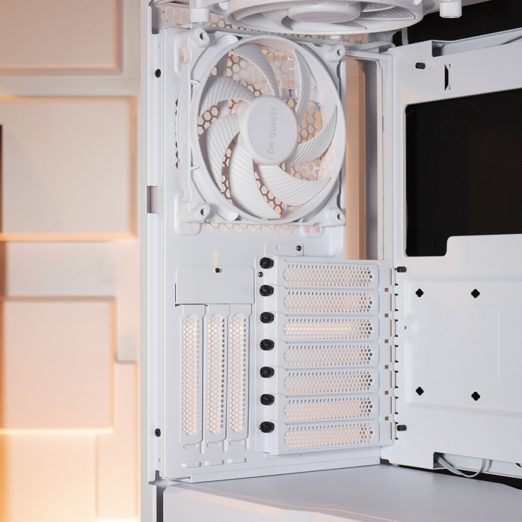 be quiet dark base 701 intérieur gauche