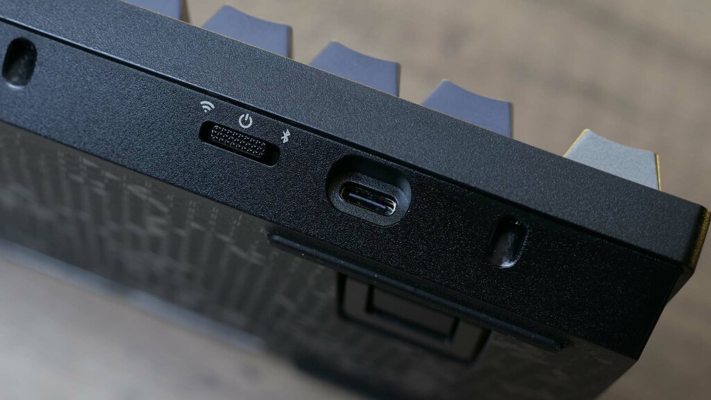 corsair k65 plus wireless wifi bt usb
