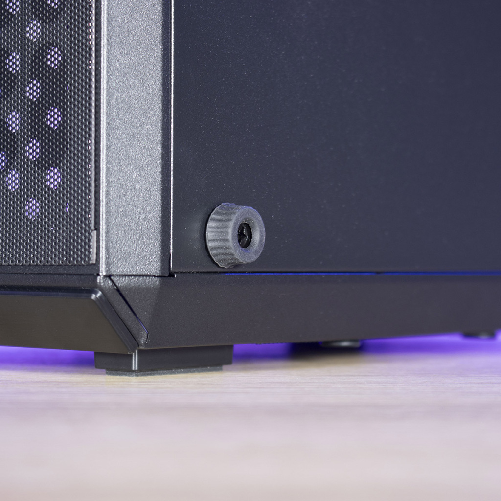 Cooler Master Q300L V2 fixation paroi droite