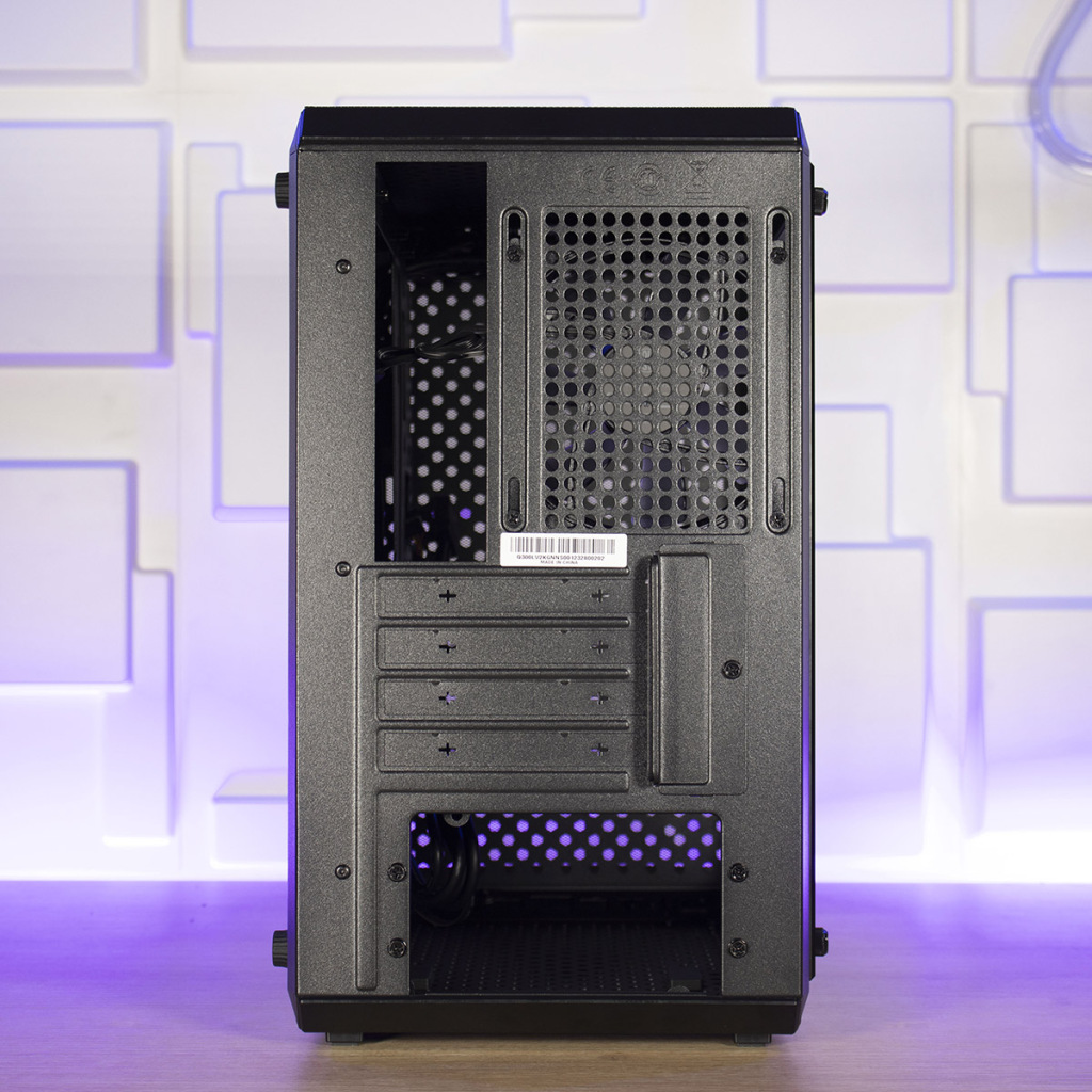 Cooler Master Q300L V2 paroi arrière