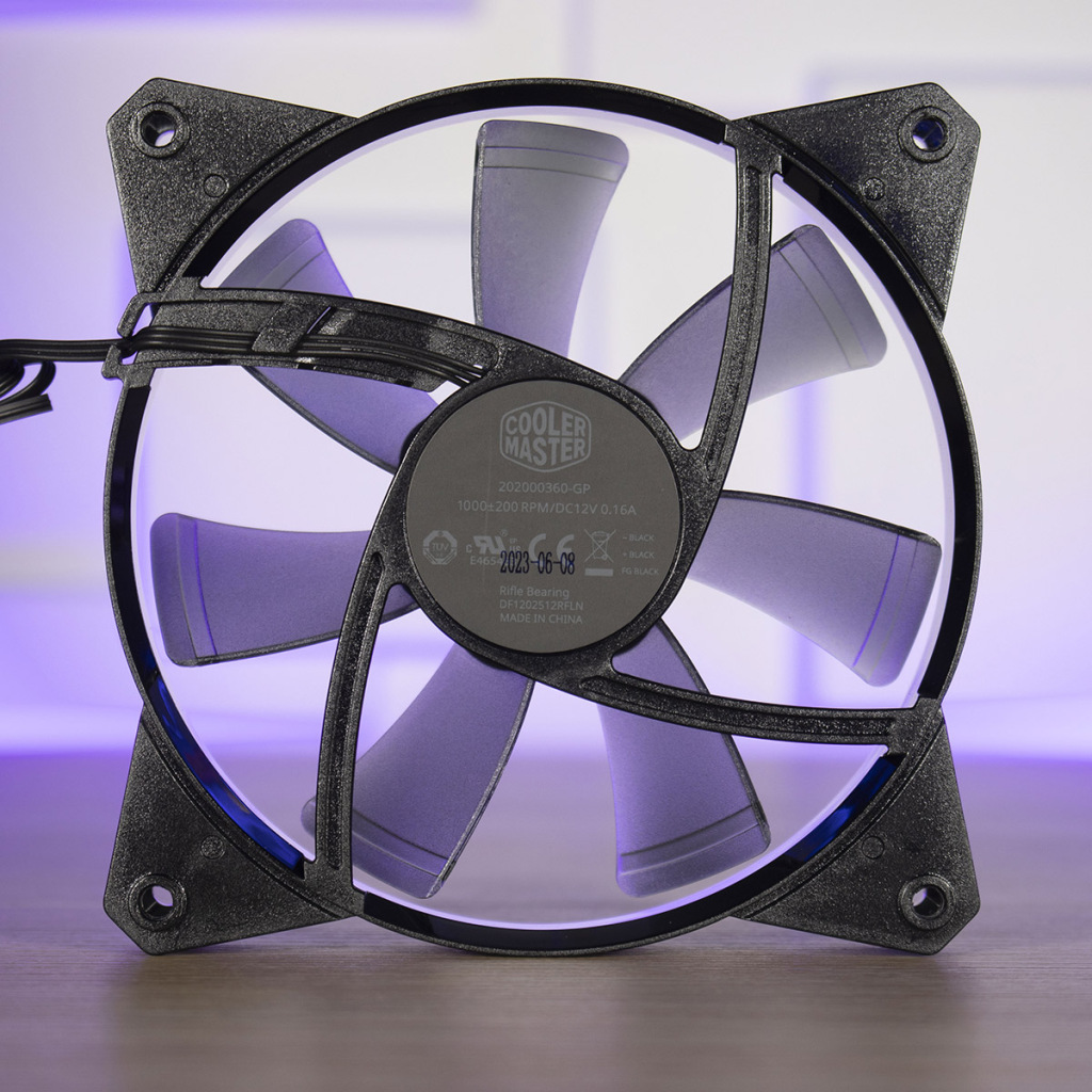 Cooler Master Q300L V2 ventilo 2