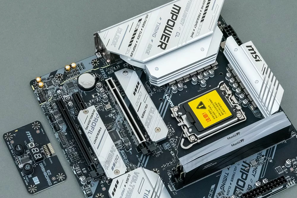 MSI Z790MPOWER en Test, La révolution du Chipset Intel 700 ? 10 MSI Z790MPOWER 22