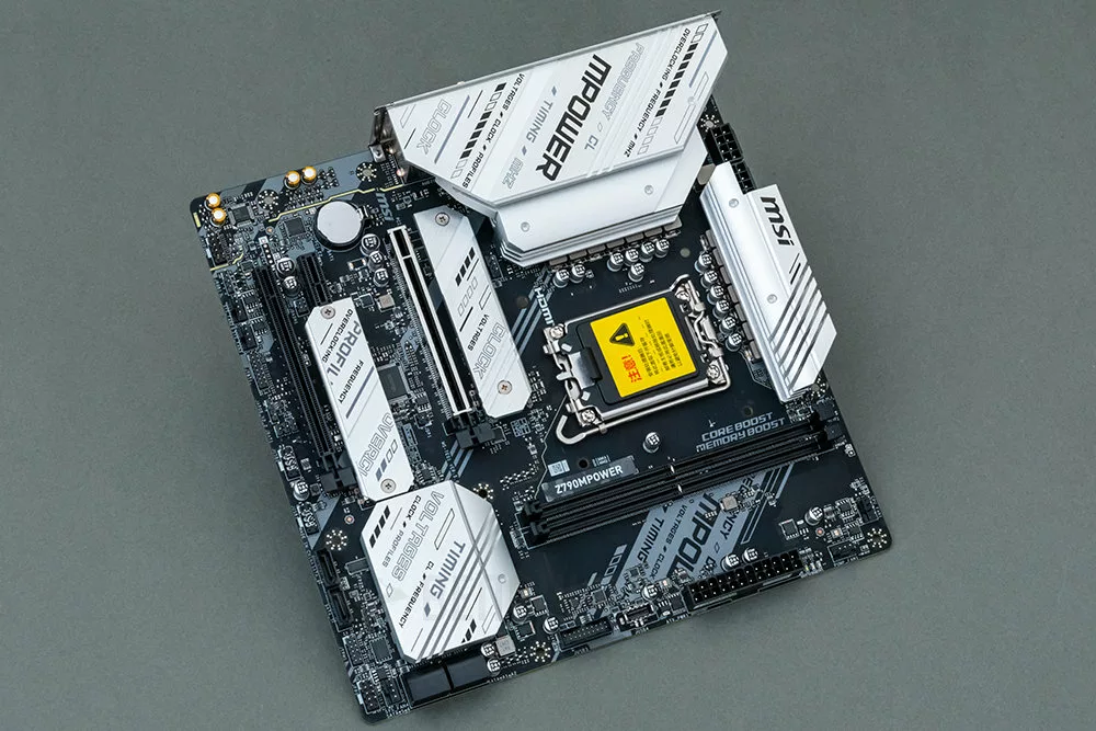 MSI Z790MPOWER en Test, La révolution du Chipset Intel 700 ? 2 MSI Z790MPOWER 4
