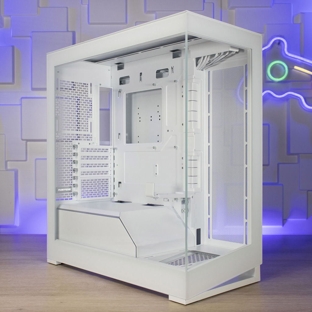 Phanteks NV5 trois quarts avant