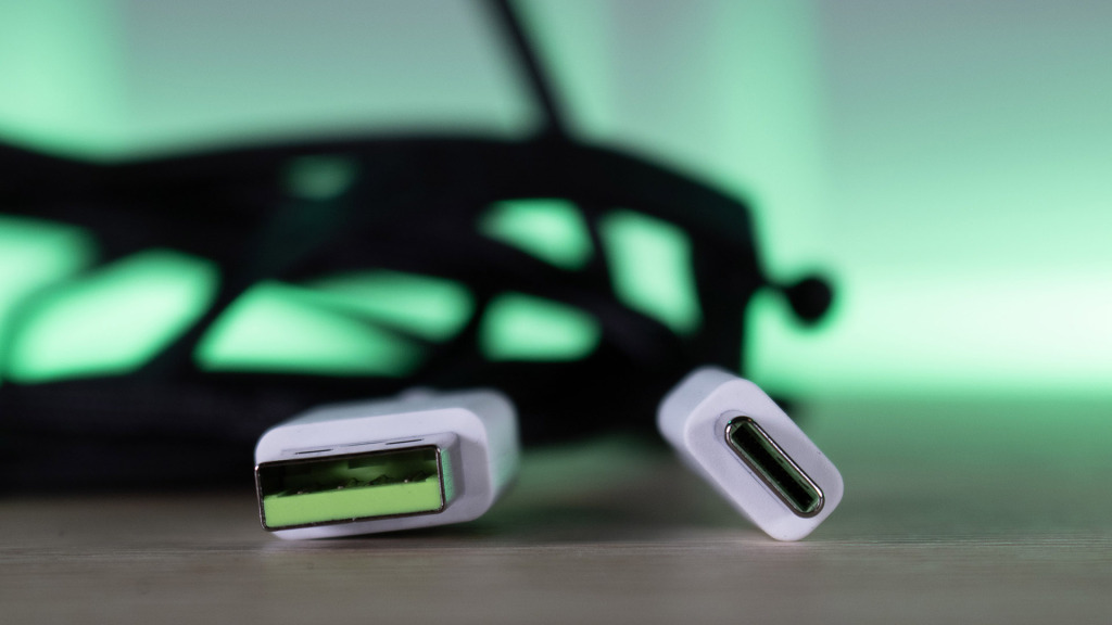 RAZER Blackshark V2 Hyperspeed White Edition connexions