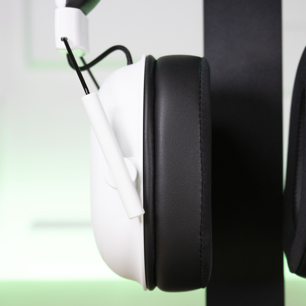 RAZER Blackshark V2 Hyperspeed White Edition inclinaison 2