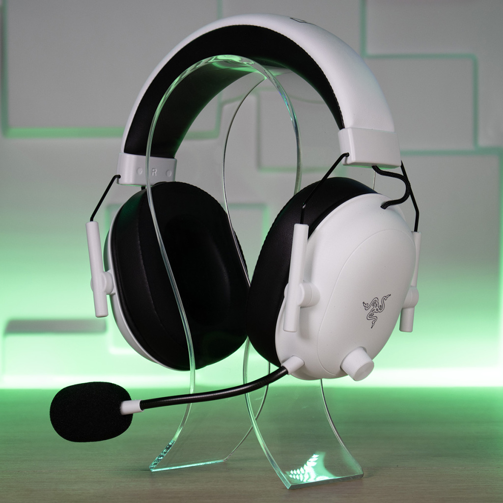 Les Meilleurs Casques Gaming Sans-Fil Pour PC - 2025 13 RAZER Blackshark V2 Hyperspeed White Edition trois quarts