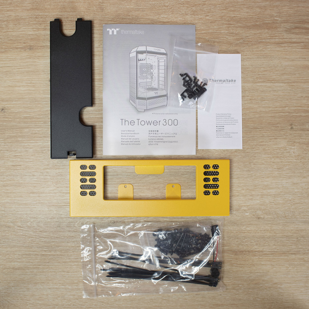 Thermaltake Tower 300 Bumblebee Edition accessoires