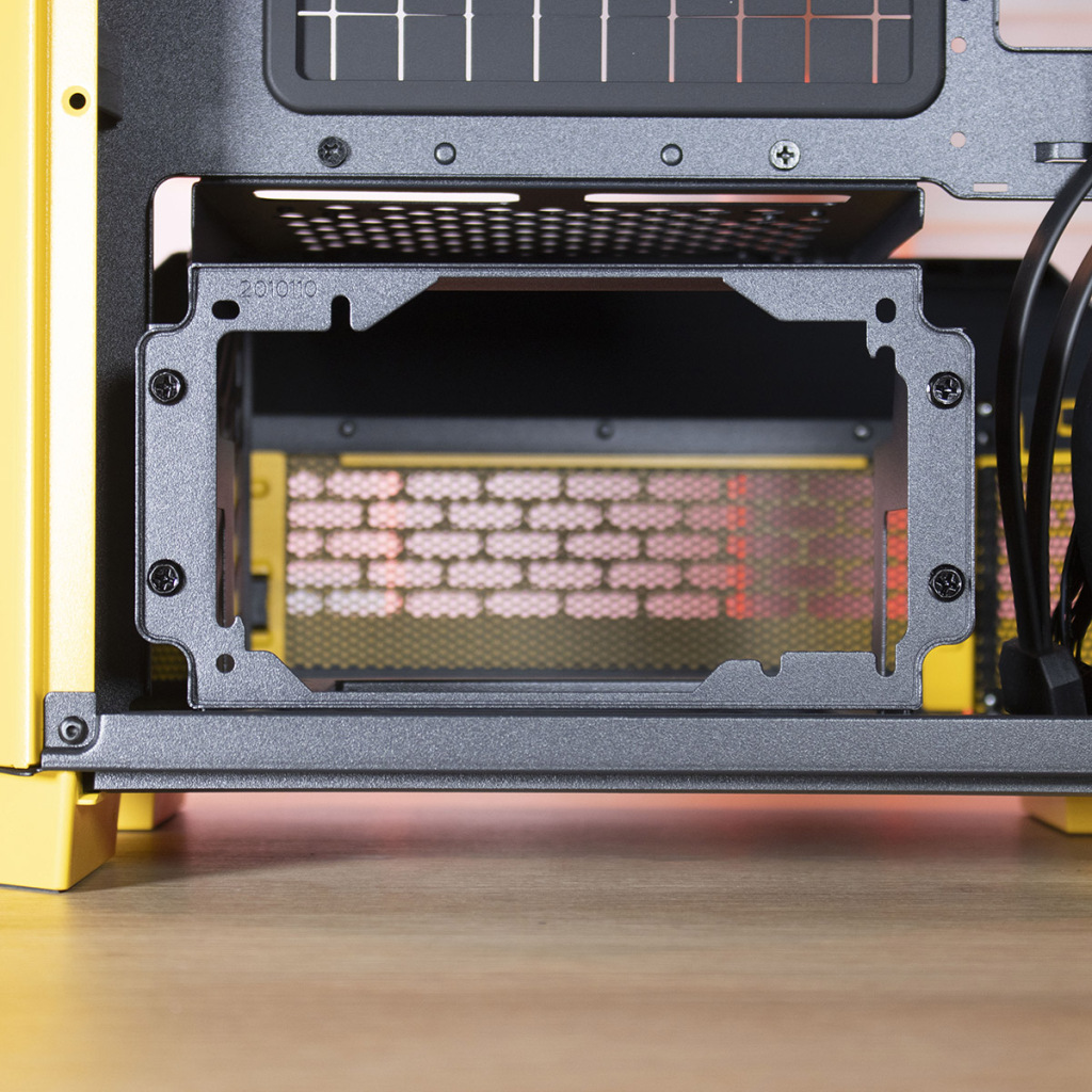 Thermaltake Tower 300 Bumblebee Edition cadre alimentation