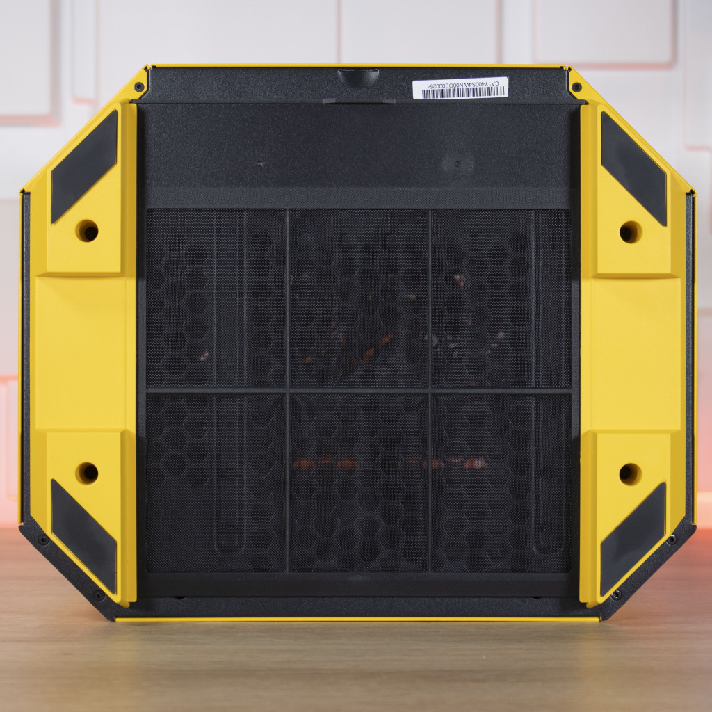 Thermaltake Tower 300 Bumblebee Edition dessous