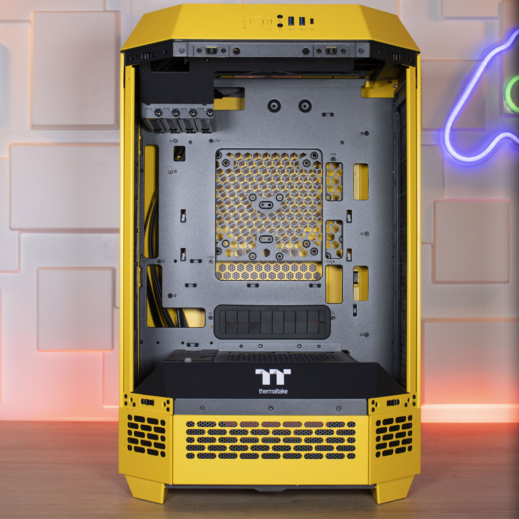 Thermaltake Tower 300 Bumblebee Edition intérieur