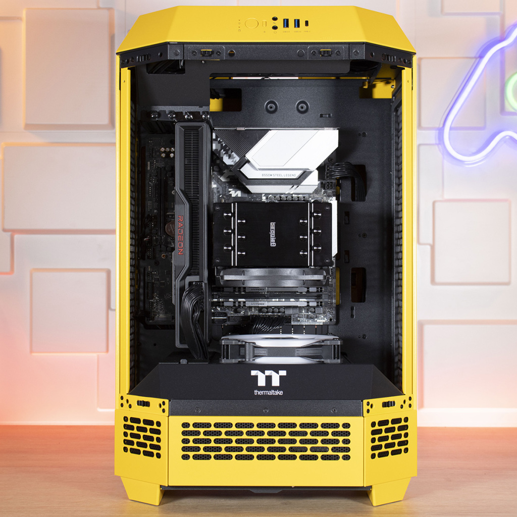 Thermaltake Tower 300 Bumblebee Edition montage
