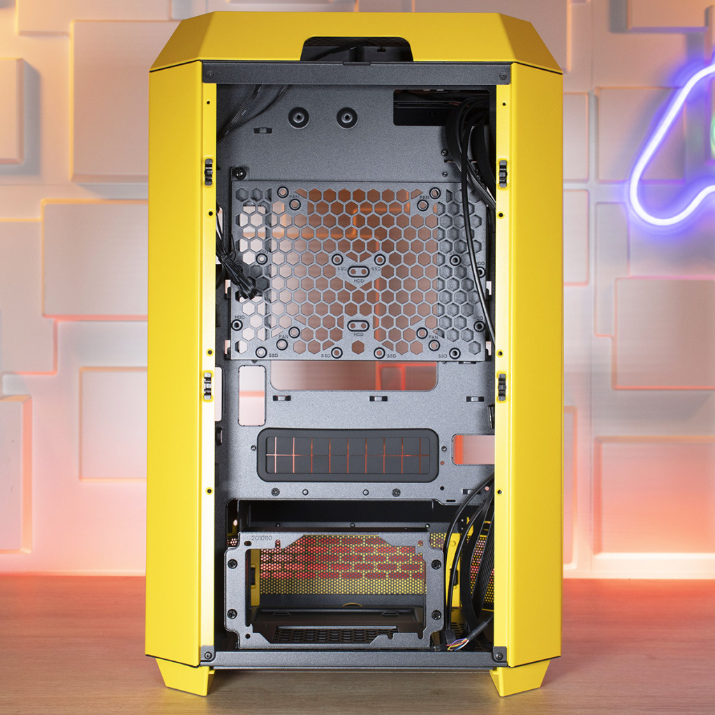 Thermaltake Tower 300 Bumblebee Edition paroi arrière amovible