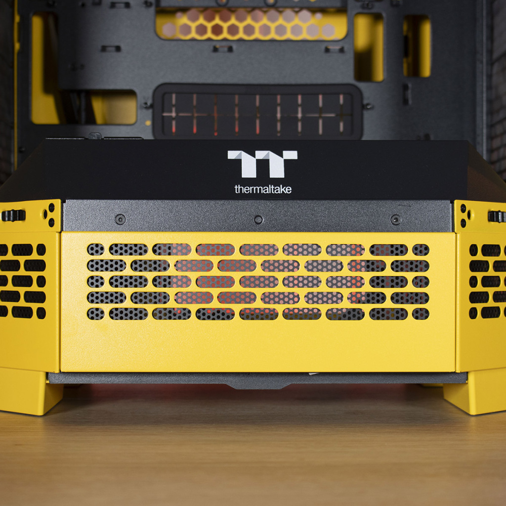 Thermaltake Tower 300 Bumblebee Edition paroi inférieure
