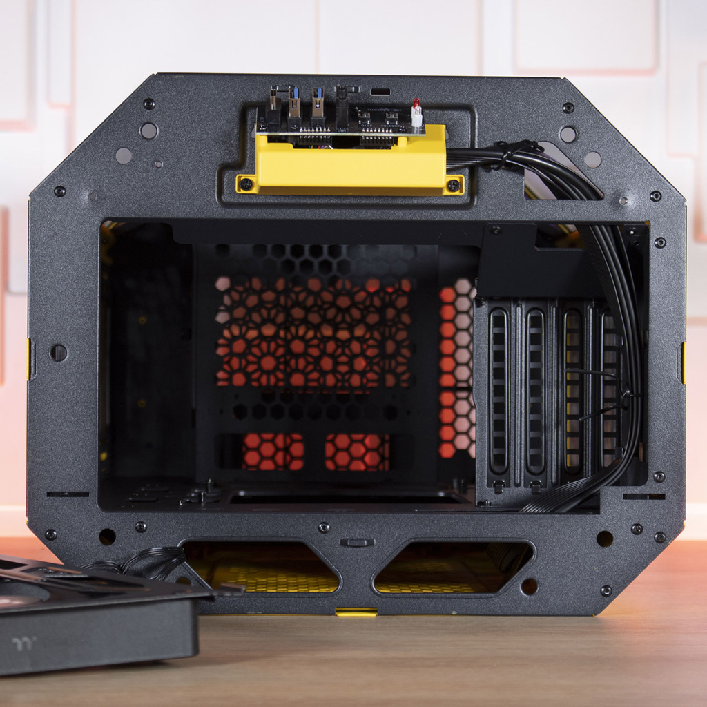 Thermaltake Tower 300 Bumblebee Edition sans support