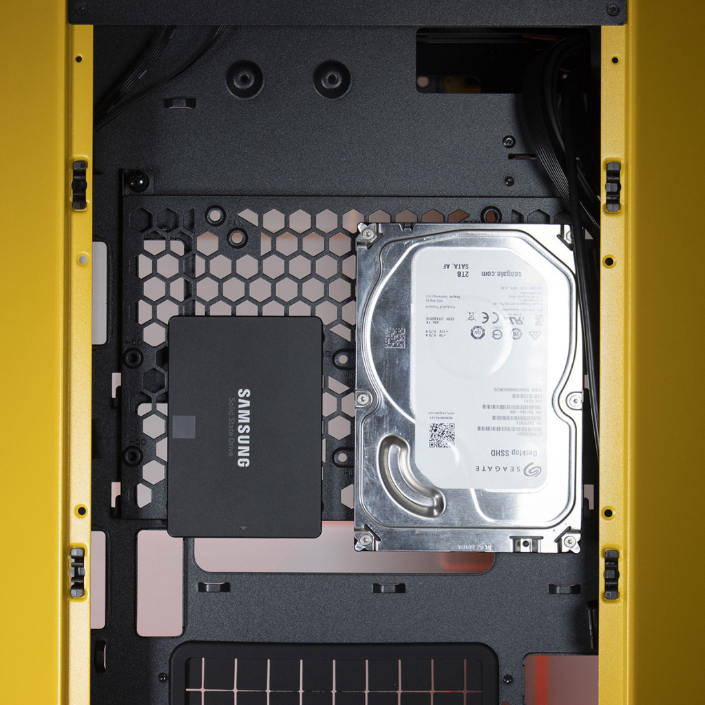 Thermaltake Tower 300 Bumblebee Edition support arrière SSD HDD