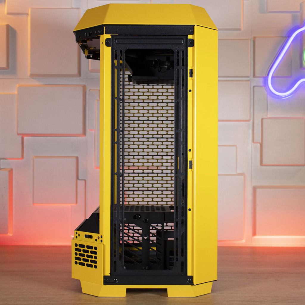 Thermaltake Tower 300 Bumblebee Edition support ventilo